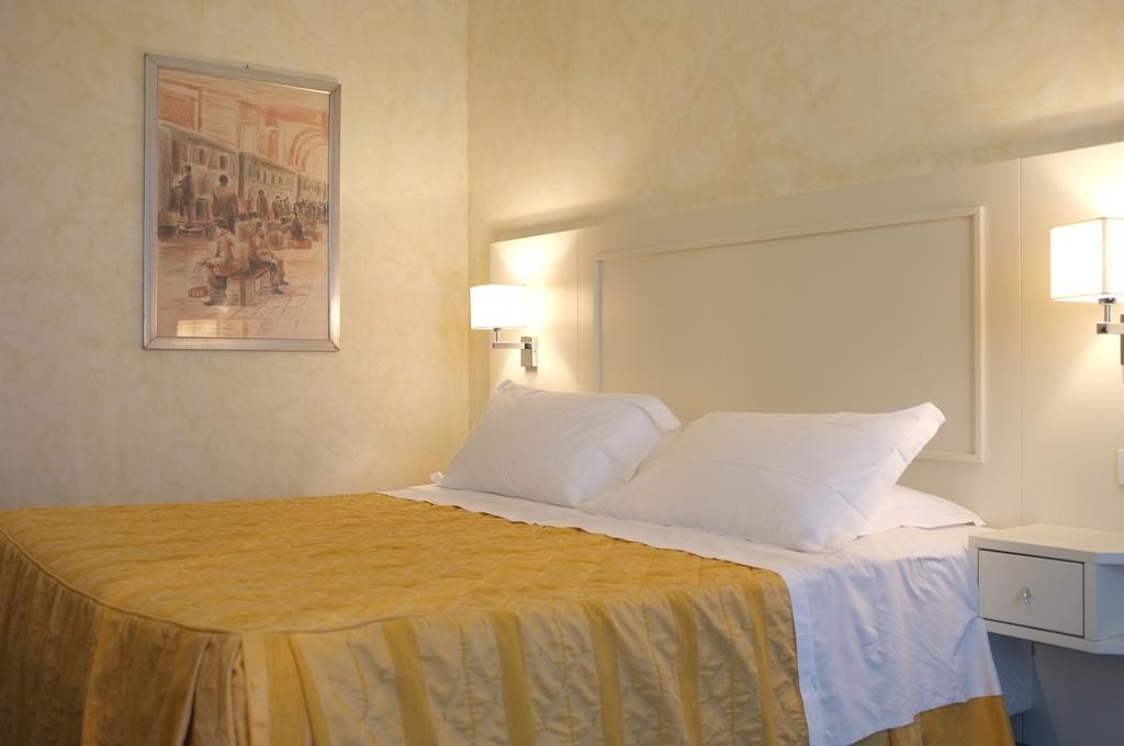 Hotel Della Citta Et De La Ville Forlì Cameră foto